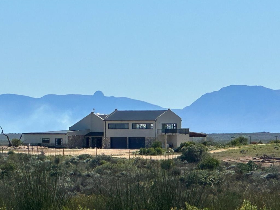 5 Bedroom Property for Sale in Stilbaai Oos Western Cape
